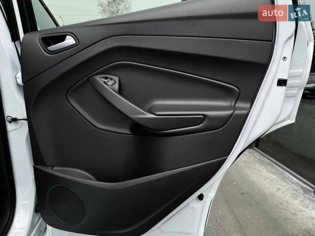 Белый Форд Куга, объемом двигателя 2 л и пробегом 184 тыс. км за 18700 $, фото 58 на Automoto.ua