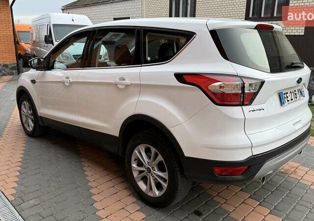 Білий Форд Куга, об'ємом двигуна 2 л та пробігом 187 тис. км за 16963 $, фото 9 на Automoto.ua