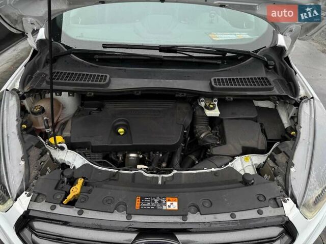 Белый Форд Куга, объемом двигателя 2 л и пробегом 184 тыс. км за 18700 $, фото 71 на Automoto.ua