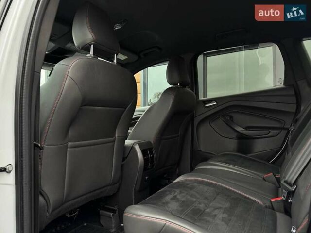 Белый Форд Куга, объемом двигателя 2 л и пробегом 184 тыс. км за 18700 $, фото 49 на Automoto.ua