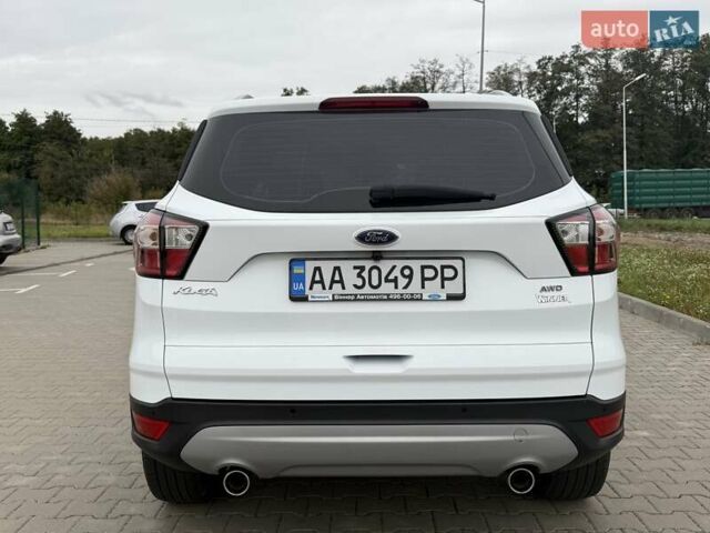 Белый Форд Куга, объемом двигателя 2 л и пробегом 80 тыс. км за 19900 $, фото 4 на Automoto.ua