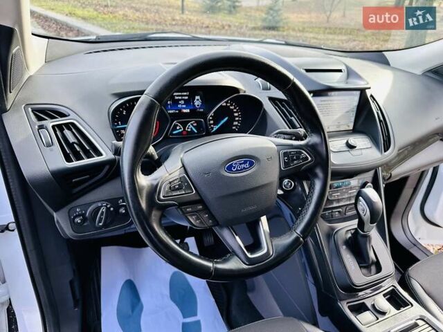 Білий Форд Куга, об'ємом двигуна 2 л та пробігом 140 тис. км за 18500 $, фото 50 на Automoto.ua