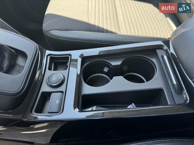 Белый Форд Куга, объемом двигателя 2 л и пробегом 104 тыс. км за 22990 $, фото 19 на Automoto.ua