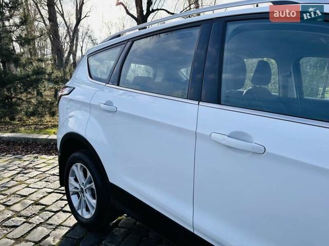 Білий Форд Куга, об'ємом двигуна 2 л та пробігом 140 тис. км за 18500 $, фото 8 на Automoto.ua