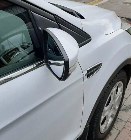 Белый Форд Куга, объемом двигателя 1.5 л и пробегом 35 тыс. км за 19500 $, фото 5 на Automoto.ua