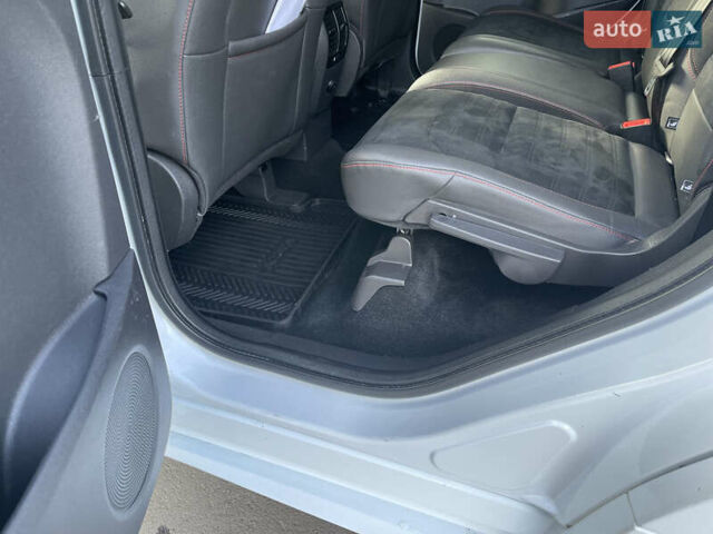 Білий Форд Куга, об'ємом двигуна 2 л та пробігом 248 тис. км за 17500 $, фото 22 на Automoto.ua