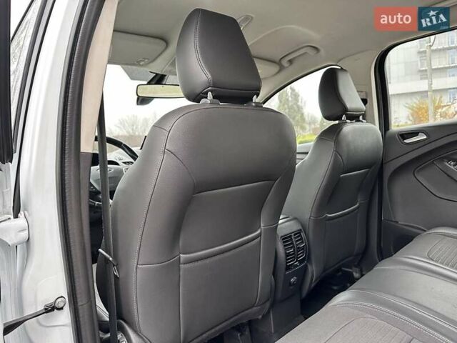 Белый Форд Куга, объемом двигателя 2 л и пробегом 70 тыс. км за 20500 $, фото 35 на Automoto.ua