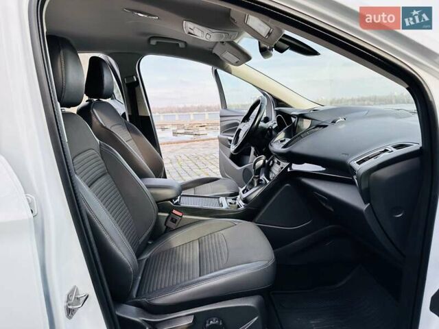 Білий Форд Куга, об'ємом двигуна 2 л та пробігом 140 тис. км за 18500 $, фото 82 на Automoto.ua