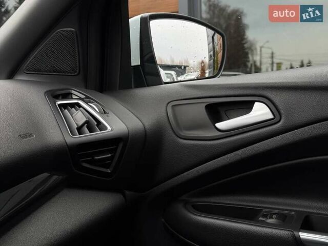 Белый Форд Куга, объемом двигателя 2 л и пробегом 184 тыс. км за 18700 $, фото 42 на Automoto.ua