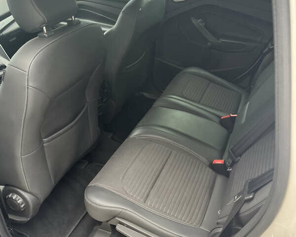 Белый Форд Куга, объемом двигателя 2 л и пробегом 112 тыс. км за 19900 $, фото 8 на Automoto.ua