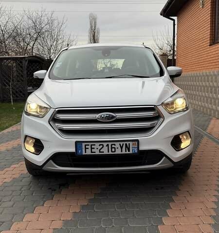 Білий Форд Куга, об'ємом двигуна 2 л та пробігом 187 тис. км за 16963 $, фото 8 на Automoto.ua