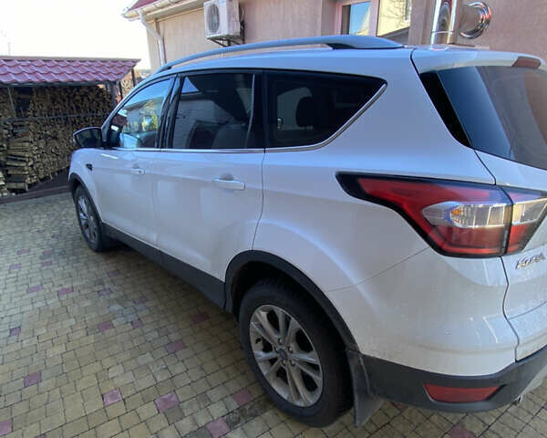 Форд Куга 2019 в Киеве на Automoto.ua Белый Форд Куга, объемом двигателя 1.5 л и пробегом 90 тыс. км за 20000 $, фото 2 на Automoto.ua