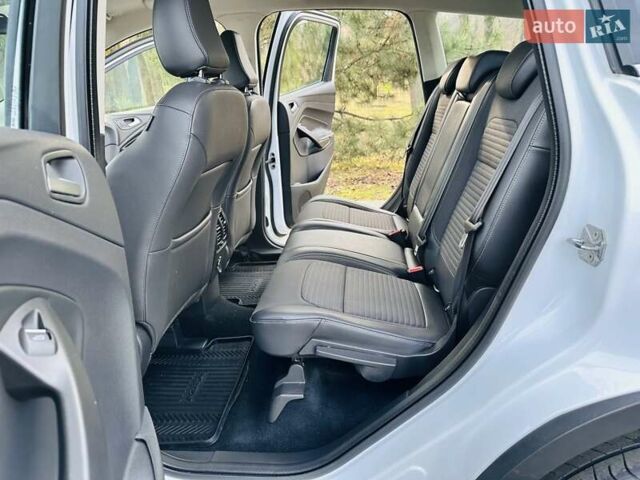 Білий Форд Куга, об'ємом двигуна 2 л та пробігом 140 тис. км за 18500 $, фото 62 на Automoto.ua