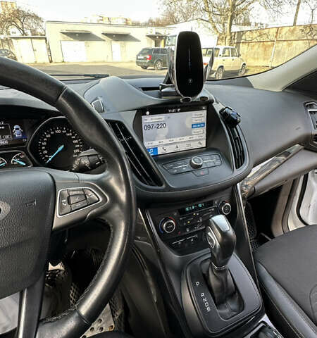 Белый Форд Куга, объемом двигателя 1.5 л и пробегом 102 тыс. км за 19500 $, фото 13 на Automoto.ua