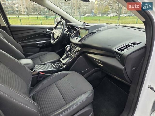 Белый Форд Куга, объемом двигателя 2 л и пробегом 134 тыс. км за 18950 $, фото 14 на Automoto.ua