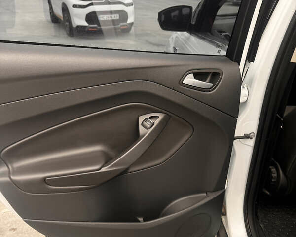 Форд Куга 2019 в Львове на Automoto.ua Белый Форд Куга, объемом двигателя 1.5 л и пробегом 80 тыс. км за 18000 $, фото 10 на Automoto.ua