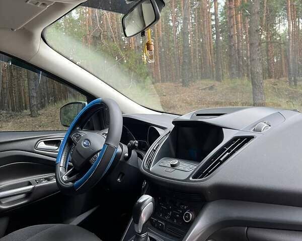 Форд Куга 2019 в Киеве на Automoto.ua Белый Форд Куга, объемом двигателя 1.5 л и пробегом 114 тыс. км за 18100 $, фото 13 на Automoto.ua
