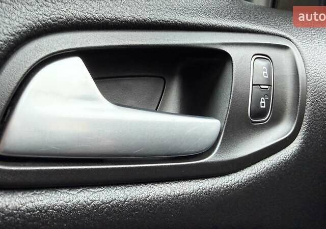 Білий Форд Куга, об'ємом двигуна 2 л та пробігом 187 тис. км за 16963 $, фото 33 на Automoto.ua