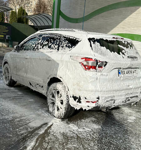 Белый Форд Куга, объемом двигателя 1.5 л и пробегом 102 тыс. км за 19500 $, фото 42 на Automoto.ua