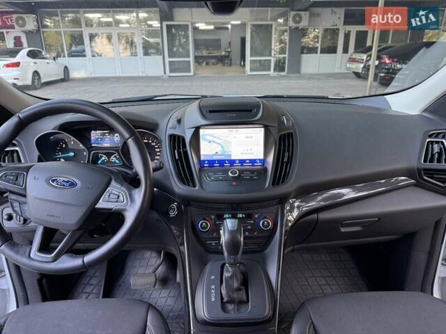 Белый Форд Куга, объемом двигателя 1.5 л и пробегом 55 тыс. км за 23500 $, фото 9 на Automoto.ua