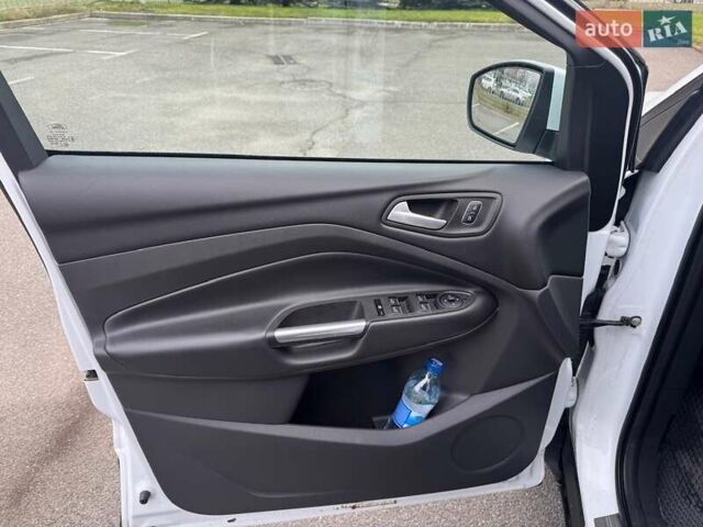 Белый Форд Куга, объемом двигателя 1.5 л и пробегом 91 тыс. км за 17500 $, фото 21 на Automoto.ua