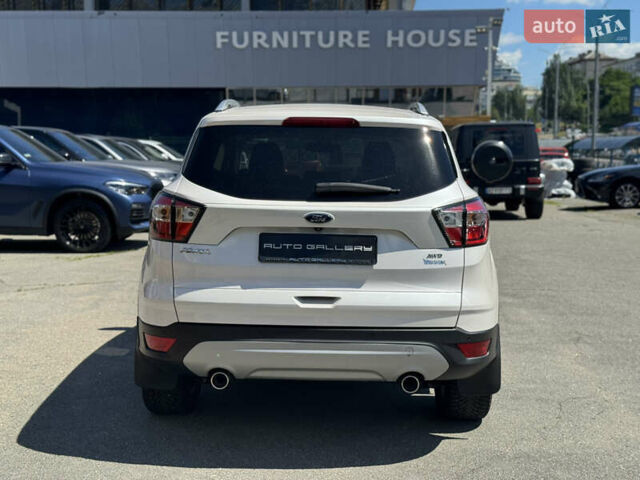 Белый Форд Куга, объемом двигателя 2 л и пробегом 104 тыс. км за 22990 $, фото 5 на Automoto.ua