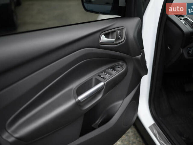 Белый Форд Куга, объемом двигателя 1.5 л и пробегом 82 тыс. км за 19500 $, фото 17 на Automoto.ua