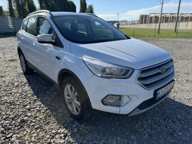 Белый Форд Куга, объемом двигателя 2 л и пробегом 265 тыс. км за 14000 $, фото 4 на Automoto.ua