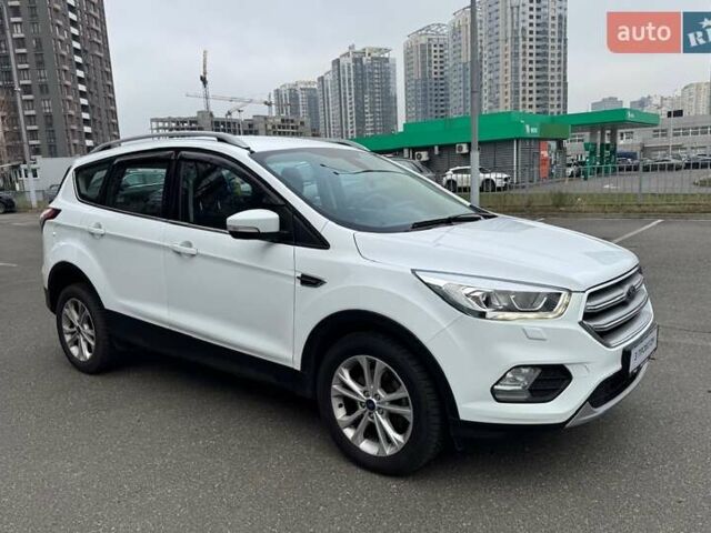 Белый Форд Куга, объемом двигателя 1.5 л и пробегом 91 тыс. км за 17500 $, фото 65 на Automoto.ua