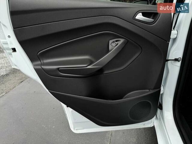 Белый Форд Куга, объемом двигателя 2 л и пробегом 184 тыс. км за 18700 $, фото 46 на Automoto.ua