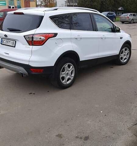 Белый Форд Куга, объемом двигателя 1.5 л и пробегом 35 тыс. км за 19500 $, фото 10 на Automoto.ua