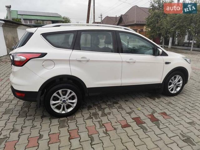 Білий Форд Куга, об'ємом двигуна 2 л та пробігом 96 тис. км за 20000 $, фото 5 на Automoto.ua