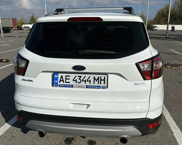 Белый Форд Куга, объемом двигателя 1.5 л и пробегом 110 тыс. км за 17000 $, фото 6 на Automoto.ua