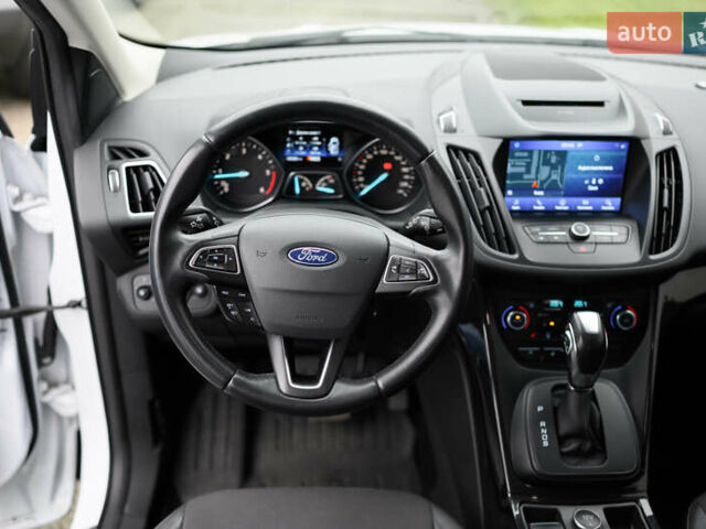 Белый Форд Куга, объемом двигателя 1.5 л и пробегом 82 тыс. км за 19500 $, фото 30 на Automoto.ua