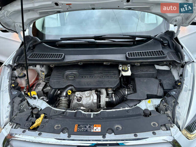 Белый Форд Куга, объемом двигателя 1.5 л и пробегом 128 тыс. км за 16500 $, фото 4 на Automoto.ua
