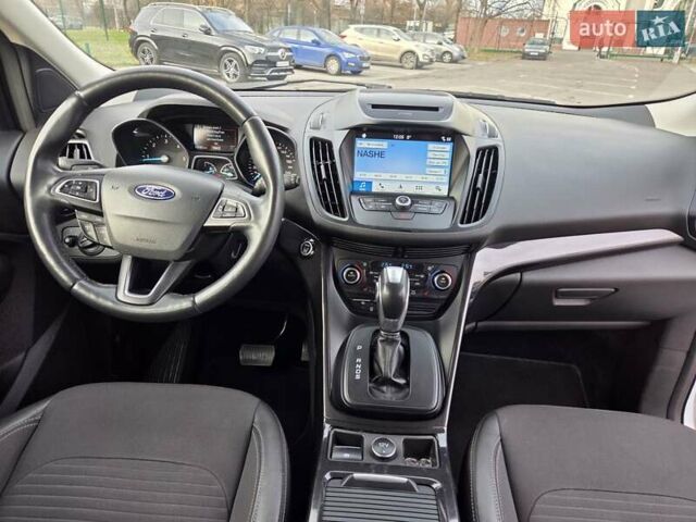Белый Форд Куга, объемом двигателя 2 л и пробегом 134 тыс. км за 18950 $, фото 11 на Automoto.ua