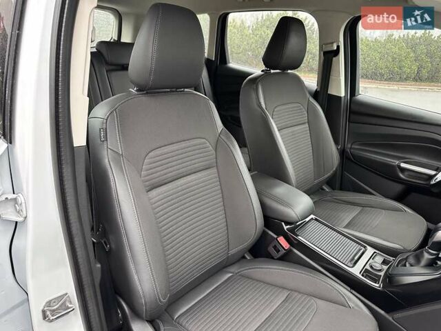 Белый Форд Куга, объемом двигателя 2 л и пробегом 70 тыс. км за 20500 $, фото 47 на Automoto.ua