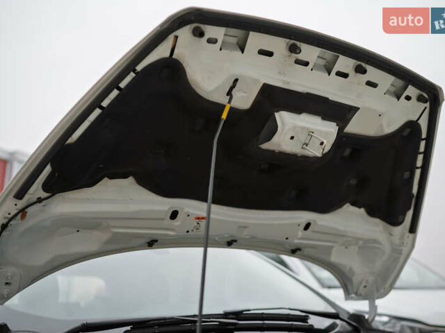 Белый Форд Куга, объемом двигателя 1.5 л и пробегом 82 тыс. км за 19500 $, фото 44 на Automoto.ua