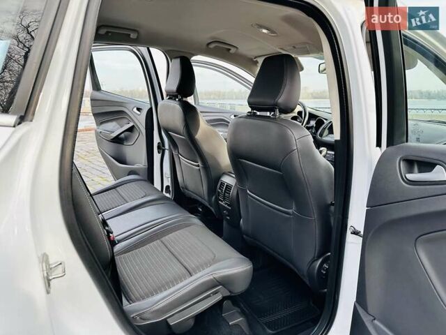 Білий Форд Куга, об'ємом двигуна 2 л та пробігом 140 тис. км за 18500 $, фото 68 на Automoto.ua