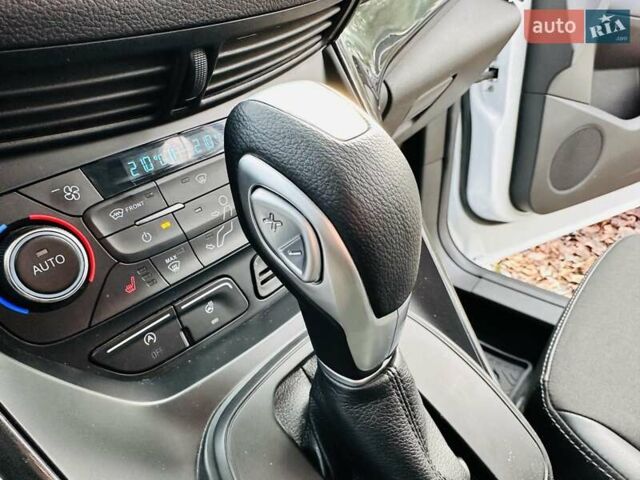 Білий Форд Куга, об'ємом двигуна 2 л та пробігом 140 тис. км за 18500 $, фото 54 на Automoto.ua