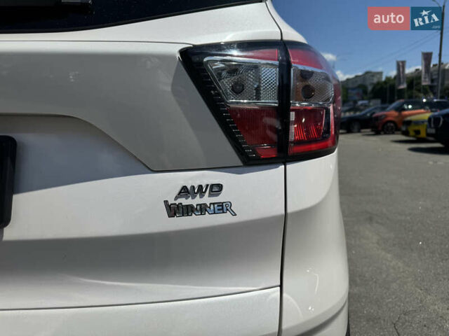 Белый Форд Куга, объемом двигателя 2 л и пробегом 104 тыс. км за 22990 $, фото 8 на Automoto.ua