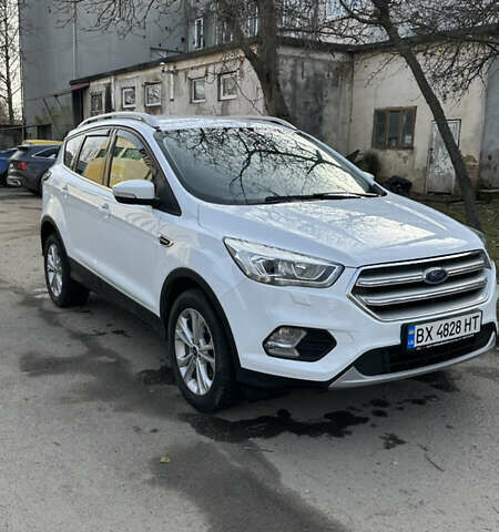 Белый Форд Куга, объемом двигателя 1.5 л и пробегом 102 тыс. км за 19500 $, фото 2 на Automoto.ua