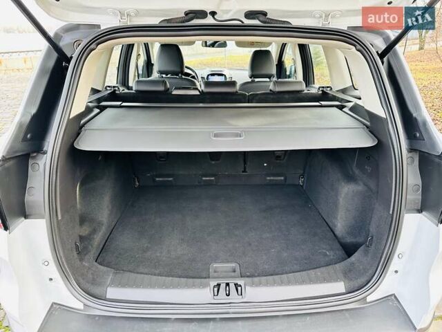Білий Форд Куга, об'ємом двигуна 2 л та пробігом 140 тис. км за 18500 $, фото 88 на Automoto.ua