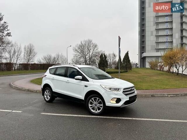 Белый Форд Куга, объемом двигателя 2 л и пробегом 70 тыс. км за 20500 $, фото 11 на Automoto.ua