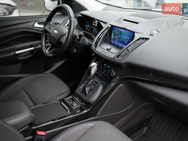 Белый Форд Куга, объемом двигателя 1.5 л и пробегом 82 тыс. км за 19500 $, фото 38 на Automoto.ua