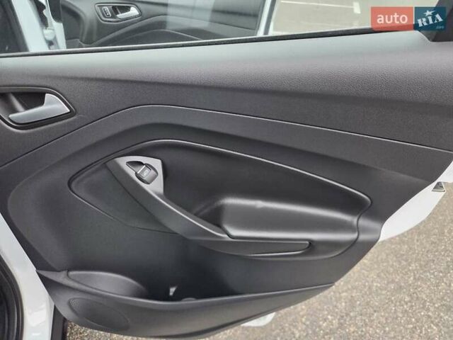 Форд Куга 2019 в Киеве на Automoto.ua Белый Форд Куга, объемом двигателя 2 л и пробегом 133 тыс. км за 19500 $, фото 24 на Automoto.ua