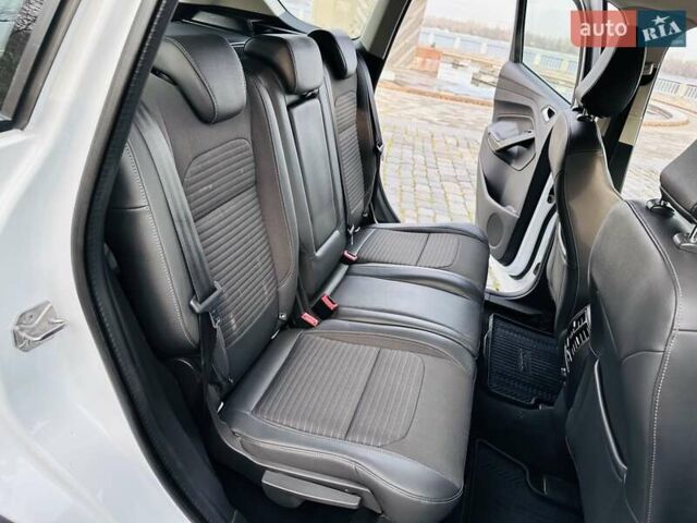 Білий Форд Куга, об'ємом двигуна 2 л та пробігом 140 тис. км за 18500 $, фото 65 на Automoto.ua
