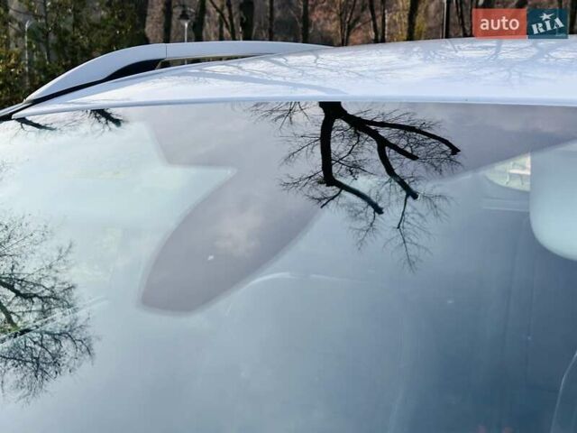 Білий Форд Куга, об'ємом двигуна 2 л та пробігом 140 тис. км за 18500 $, фото 25 на Automoto.ua
