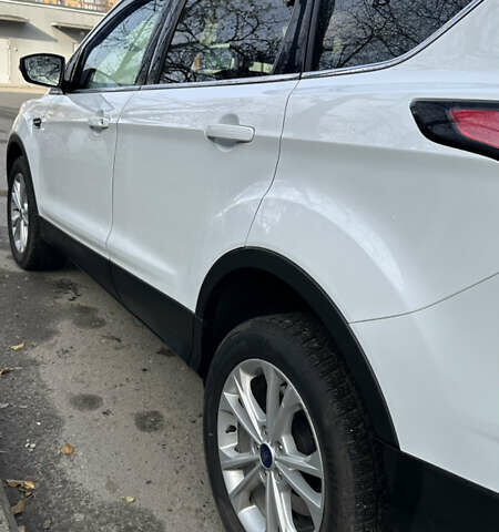 Белый Форд Куга, объемом двигателя 1.5 л и пробегом 102 тыс. км за 19500 $, фото 38 на Automoto.ua