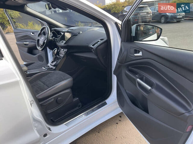 Білий Форд Куга, об'ємом двигуна 2 л та пробігом 248 тис. км за 17500 $, фото 27 на Automoto.ua